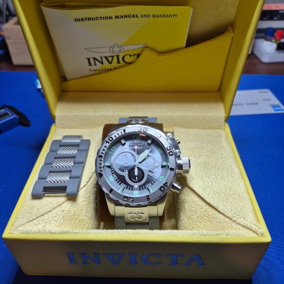 Invicta Chronograph Watch - Picture 1 of 6